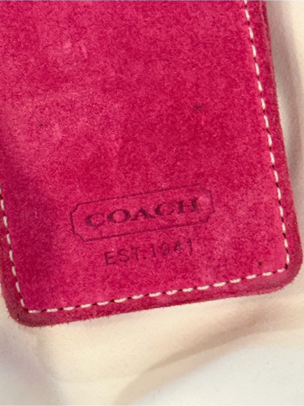 Y2k vintage Coach Pink Suede iPod Case with Heart ring